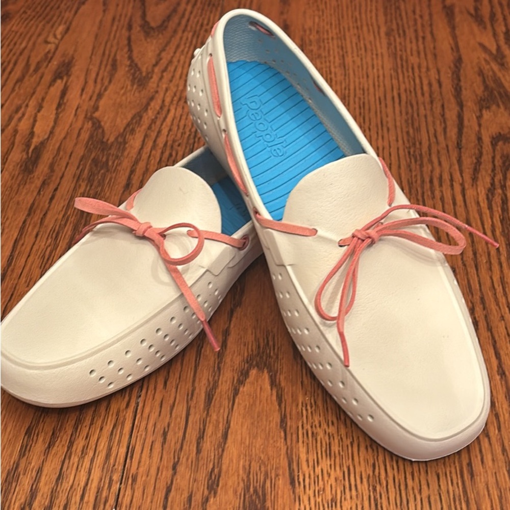 PEOPLE-  M7/W9 Senna White Loafers with Pink Laces (LS-40)